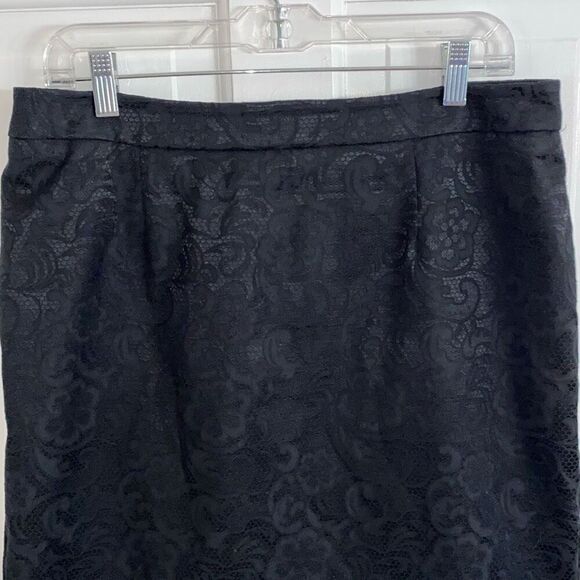 🔥3/$20🔥 Apt. 9 black floral lace pattern skirt size 12 - Picture 2 of 12